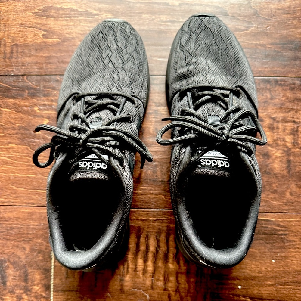 Adidas tennis shoes